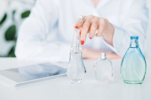 تحقیق برای تشخیص عطر اصل از تقلبی