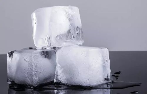 درمان قطعی عرق سوز با تکه های یخ