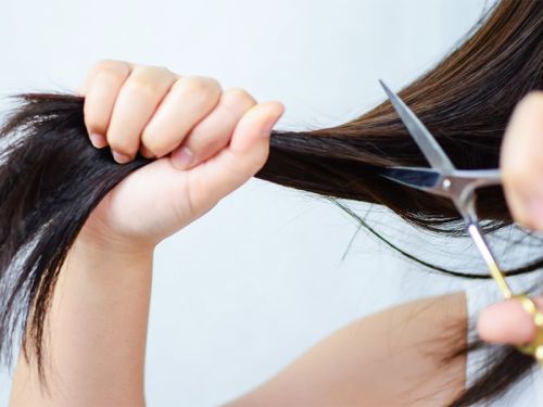 6 نشانه که می‌ گوید باید موهای خود را کوتاه کنید