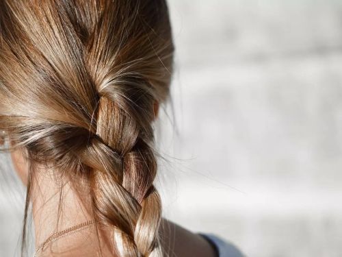 9 راه طبیعی برای پرپشت کردن موها