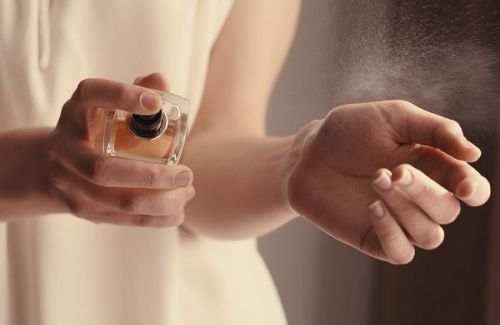 تفاوت بوی عطر روی پوست