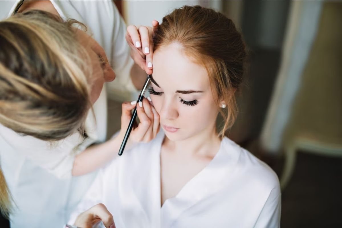 چک لیست لوازم ضروری برای آرایش عروس چک لیست لوازم ضروری برای آرایش عروس