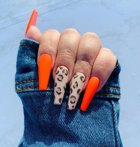 عکس خفن رنگ لاک ترند 2025 پاییز